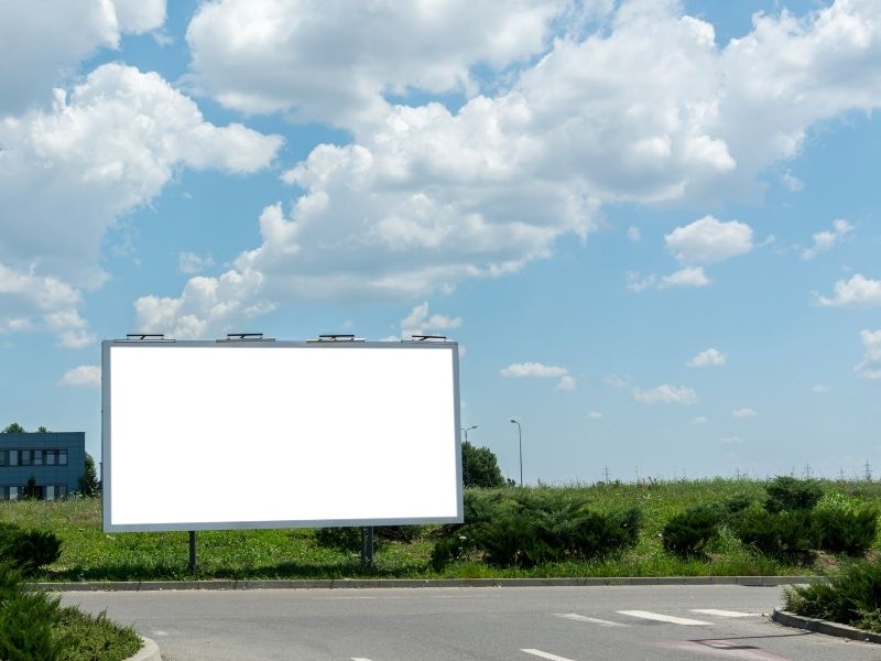 Painel Rodoviário em Palmeira: O Impacto da Mídia OOH na Rota do Desenvolvimento Econômico